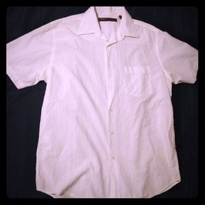 4/$20..Perry Ellis button down GREAT CONDITION!!!